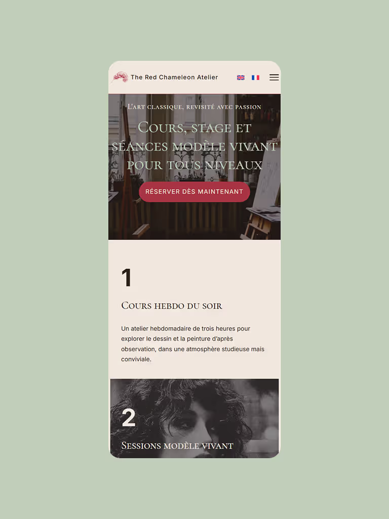 Le site de The Red Chameleon Atelier affiché sur téléphone